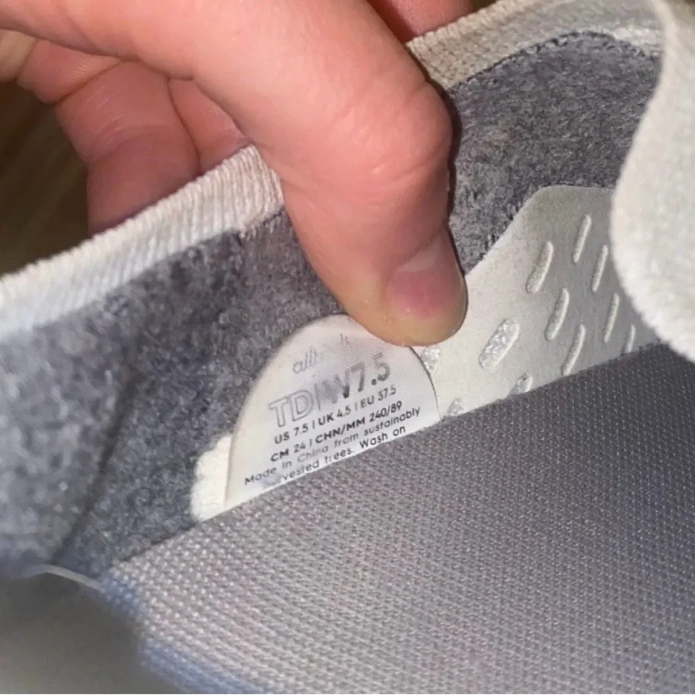 Women's White allbirds Shoes - Picture 7 of 7
